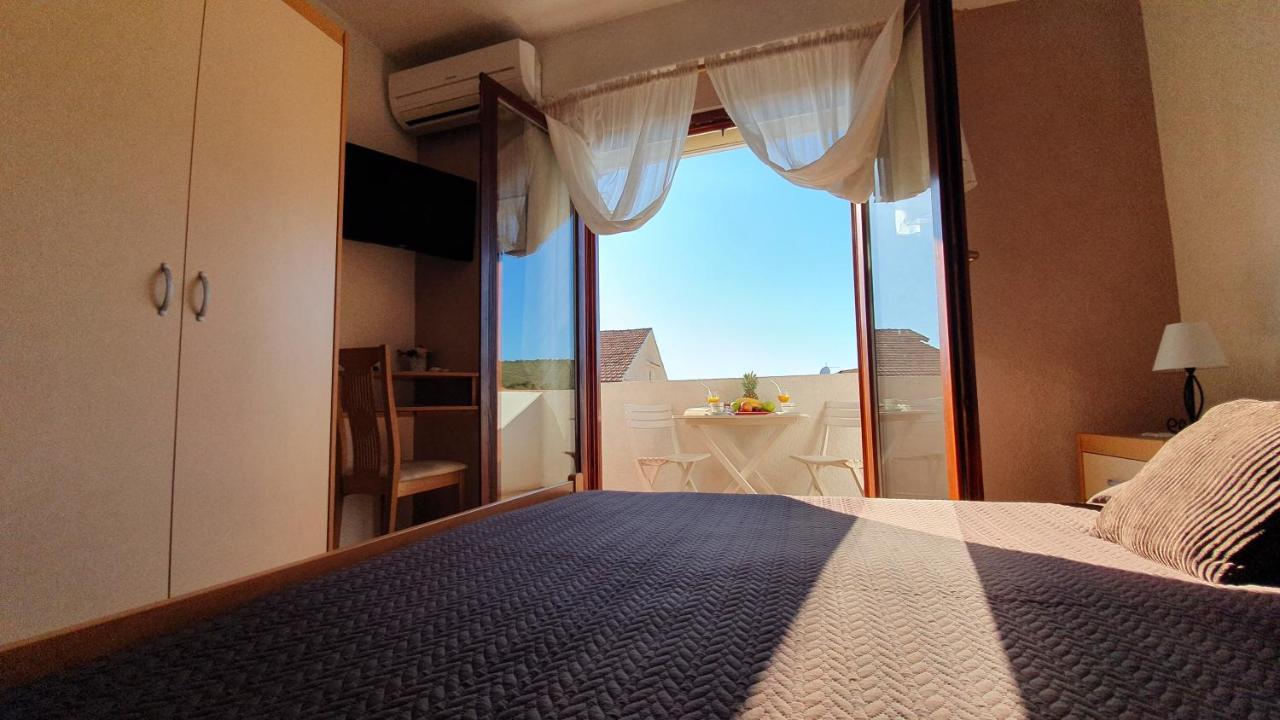 Apartments Sime Sukošan エクステリア 写真